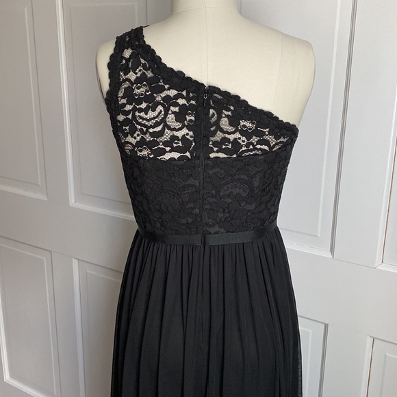 David’s Bridal - One Shoulder Lace Bridesmaid Dress - Black - 8 Long - Picture 5 of 8